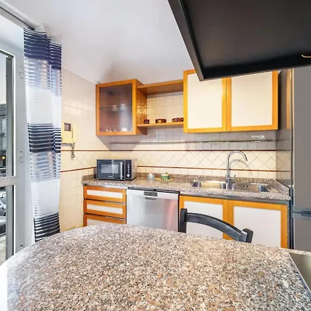 Trilocale In Centro Con Parcheggio Gratuito 4 Persone *