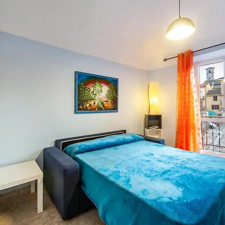 Trilocale In Centro Con Parcheggio Gratuito 4 Persone Apartman Trino