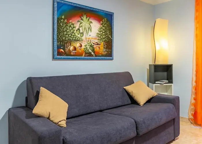 Trilocale In Centro Con Parcheggio Gratuito 4 Persone Apartamento *