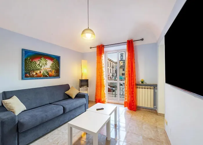 Trilocale In Centro Con Parcheggio Gratuito 4 Persone Appartement *