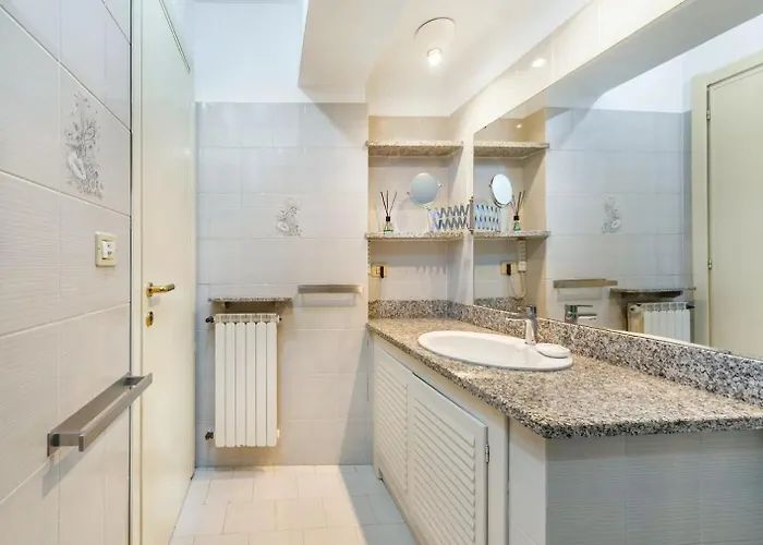 Appartement Trilocale In Centro Con Parcheggio Gratuito 4 Persone *