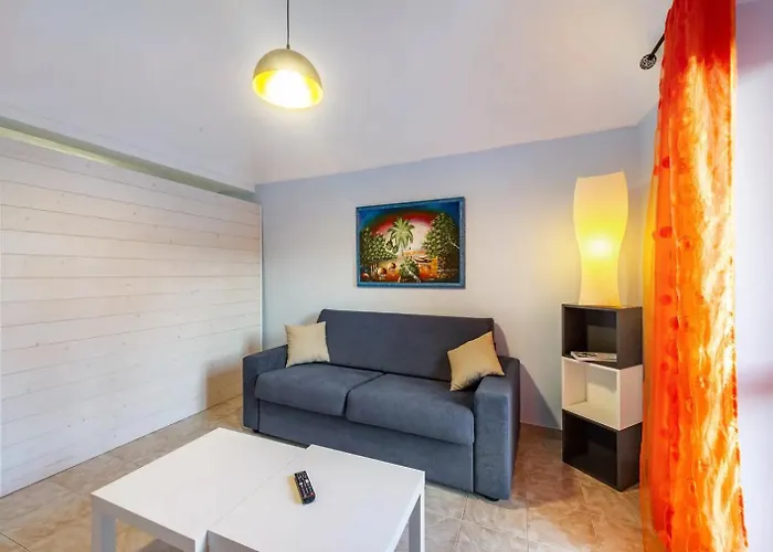 Trilocale In Centro Con Parcheggio Gratuito 4 Persone Appartement Trino