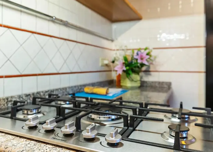 Trilocale In Centro Con Parcheggio Gratuito 4 Persone Appartement