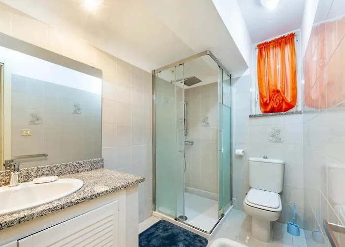 Trilocale In Centro Con Parcheggio Gratuito 4 Persone Apartamento Trino